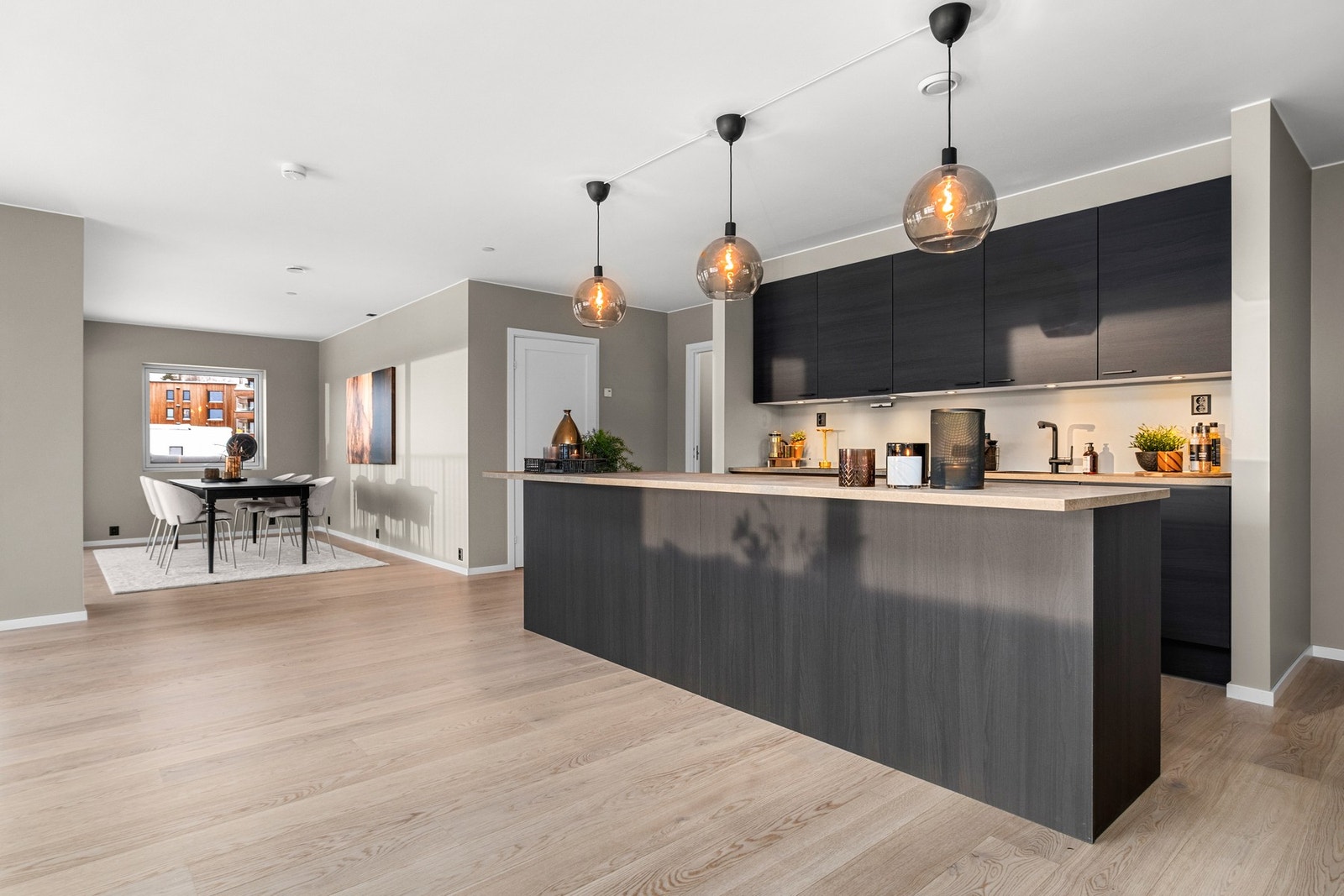 Spiseplassen i hjørnet kan gjøres om til et soverom ved behov. Galleribilde