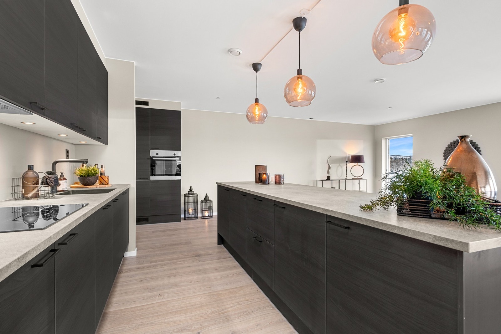 Godt med skap- og benkeplass Galleribilde