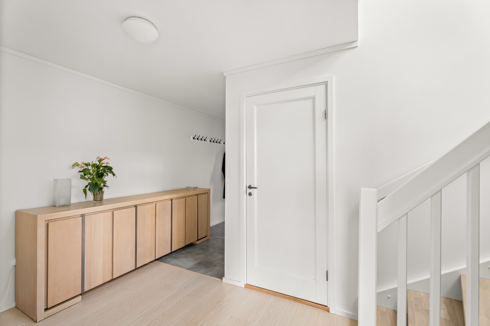 God plass til møblement i gangen Galleribilde