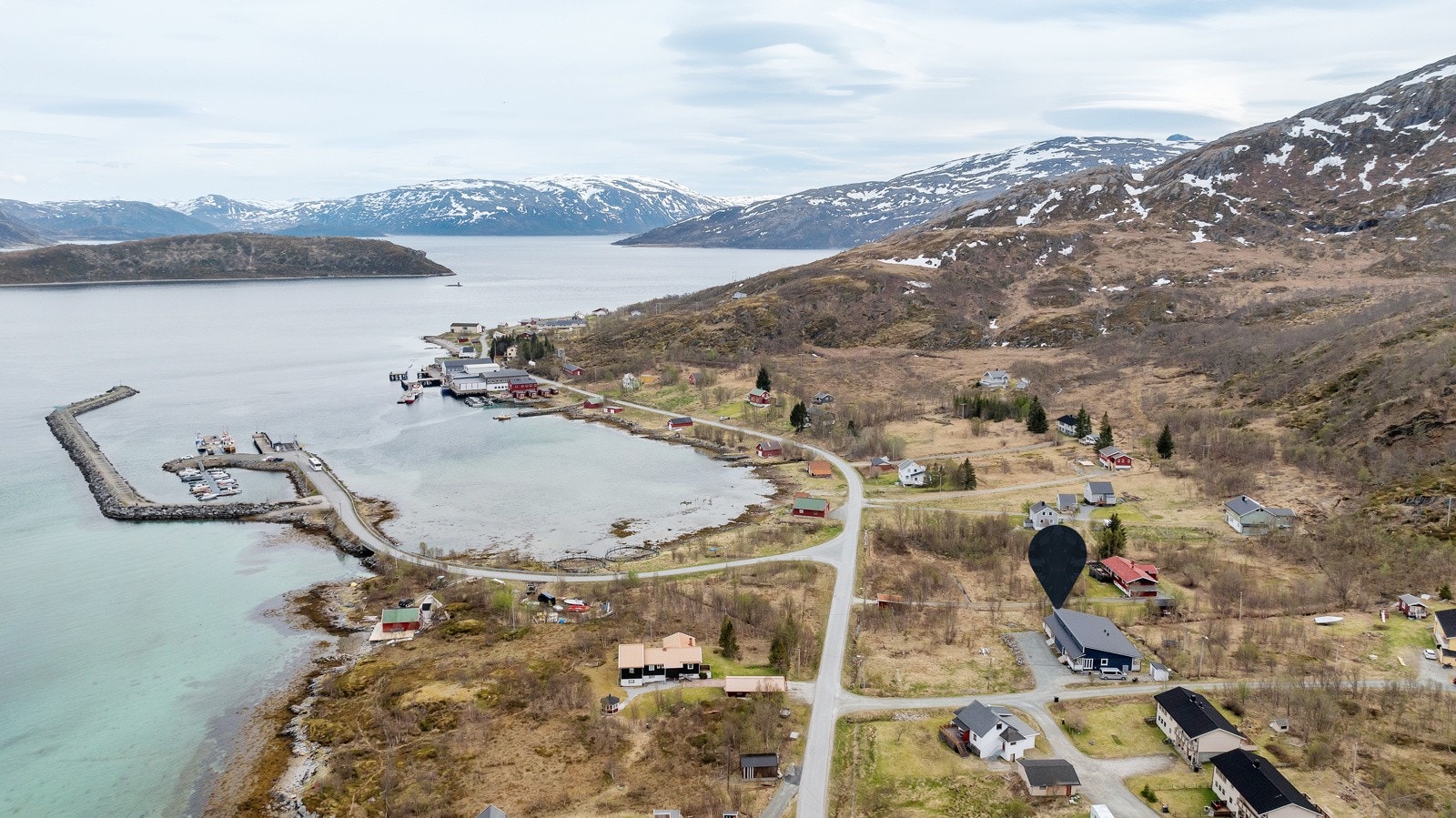 Flott tomannsbolig på idylliske Vengsøya med gangavstand til turløyper, strand og fergekaja. Galleribilde