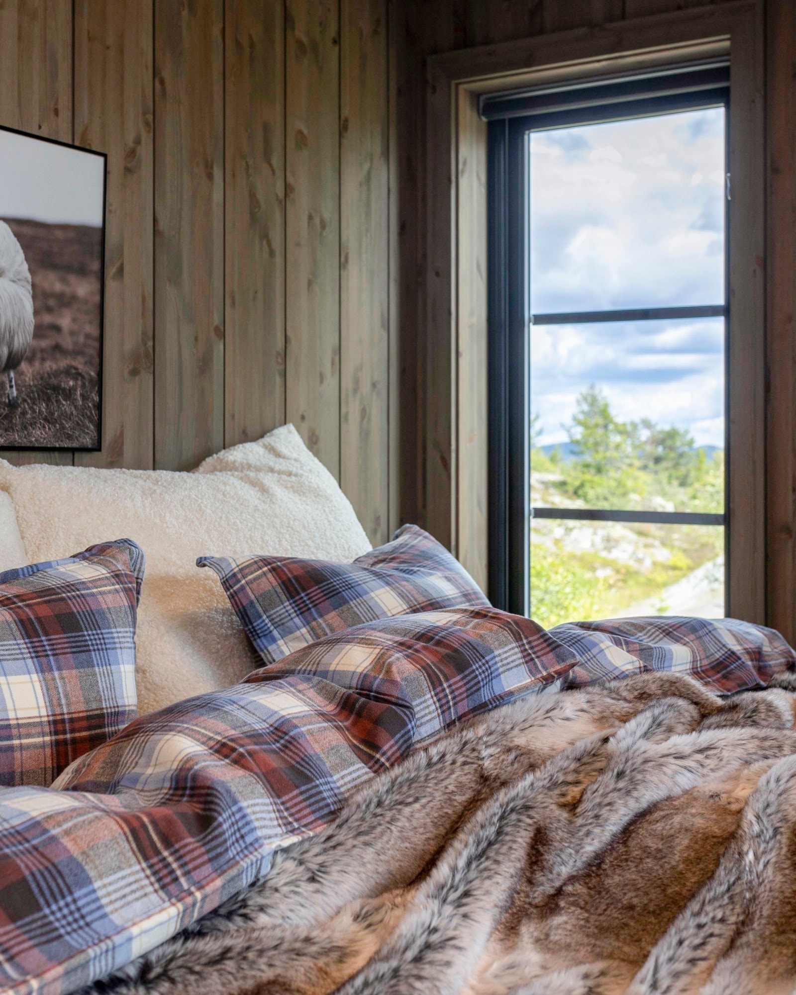 3 soverom i første etasje, alle av fin størrelse og mye dagslys. Galleribilde