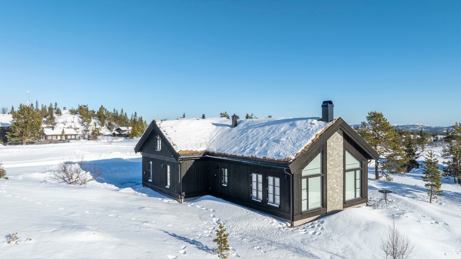 Privatmegleren Park v/Lars Jakob Aarak har gleden av å presentere denne meget flott helårshytta. Galleribilde