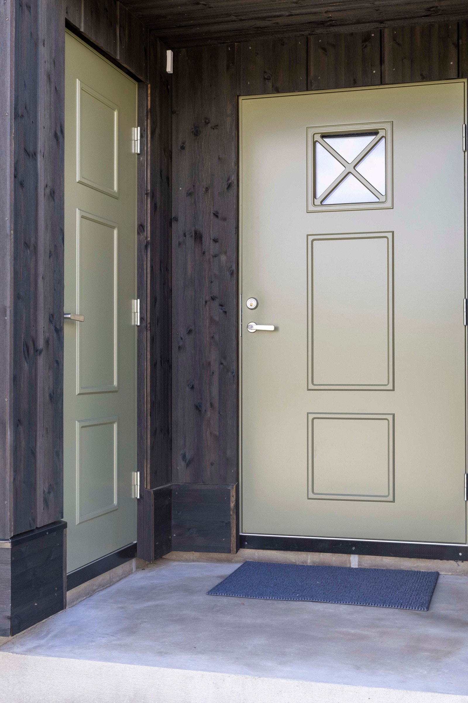 Innbydene inngangsparti. Galleribilde