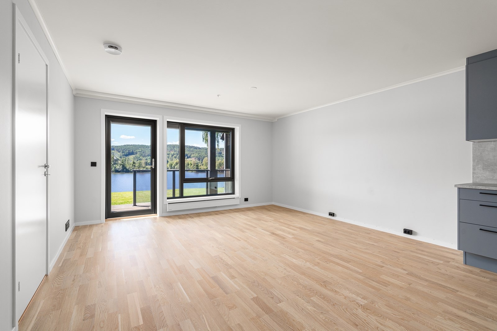 Boligen har balansert ventilasjonsanlegg med varmegjenvinning, som gir frisk og forvarmet luft i alle oppholdsrom. Galleribilde