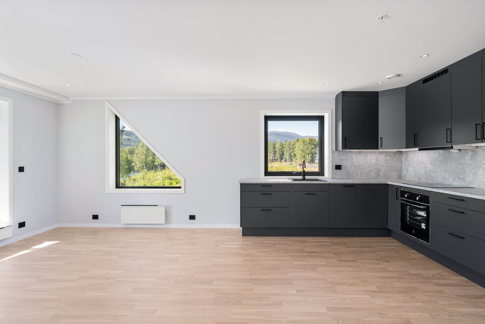 Felleskostnader på bare kr 4 082,- i måneden gjør boligen rimelig i drift. Galleribilde