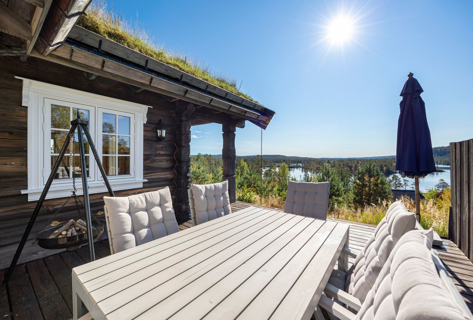 Terrasse vest sett mot syd Galleribilde