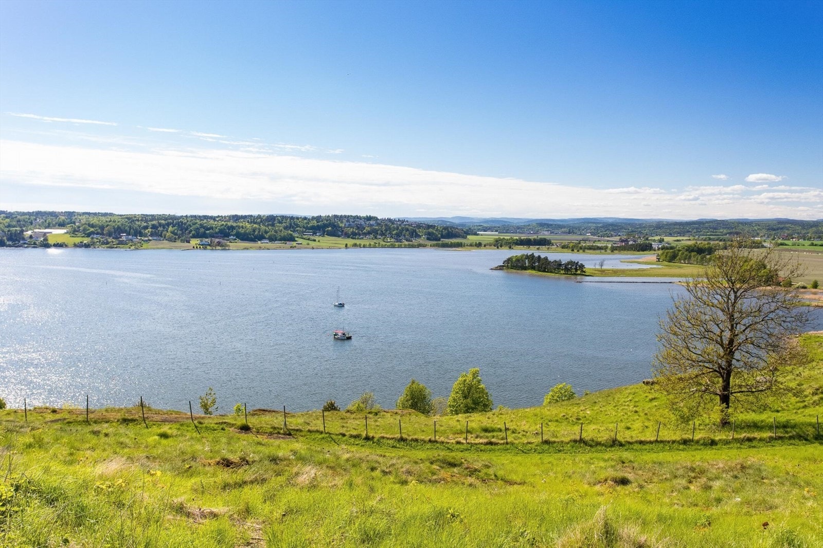 Ved Slottsfjellet er det store friluftsarealer. Galleribilde