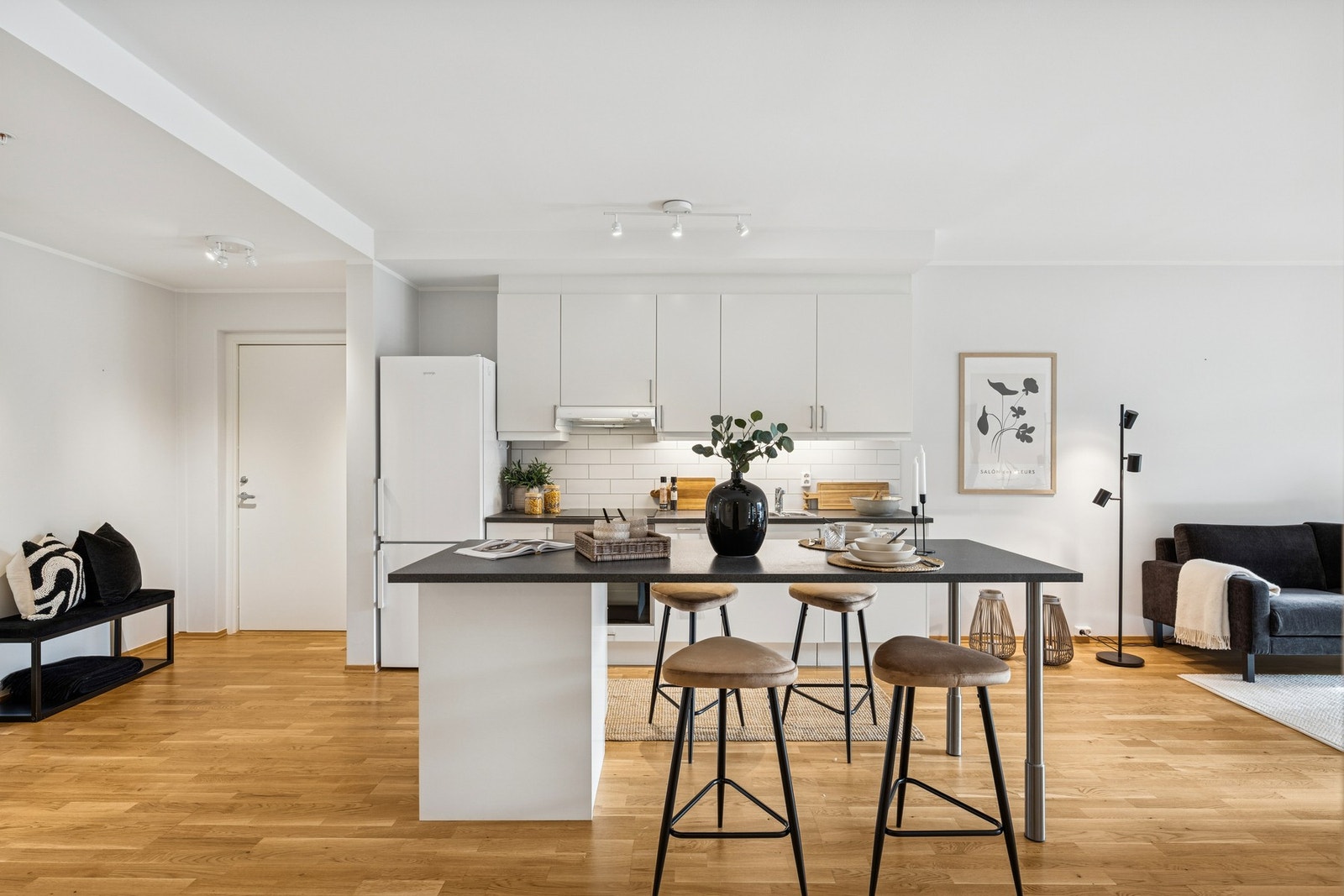 Den åpne løsningen skaper en god atmosfære. Galleribilde