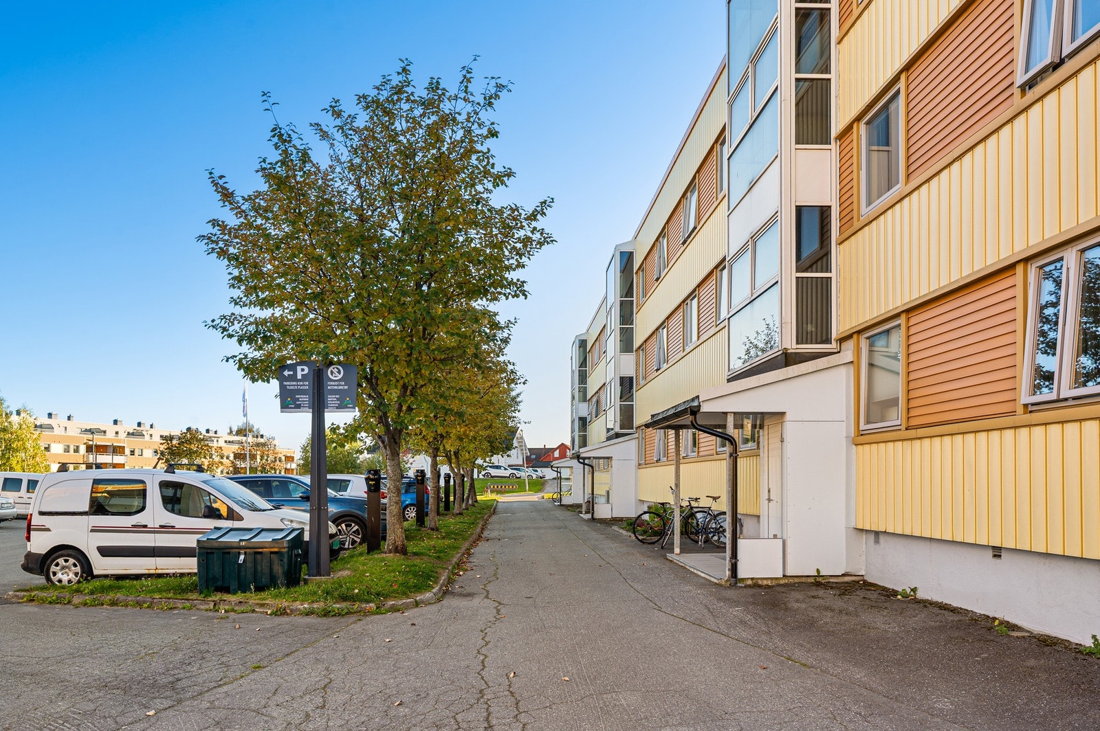 Inngangsparti. Galleribilde