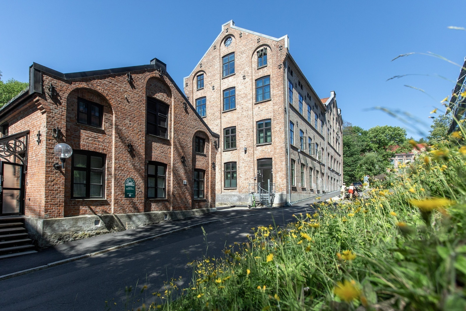 Nydalens mest sjarmerende kantine ligger i eget lite bygg rett ved siden av og serverer nydelig hjemmelaget mat. Galleribilde