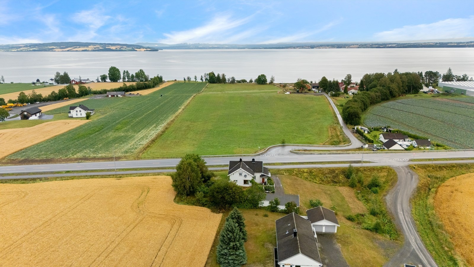 Fasade mot Hamar og Mjøsa Galleribilde