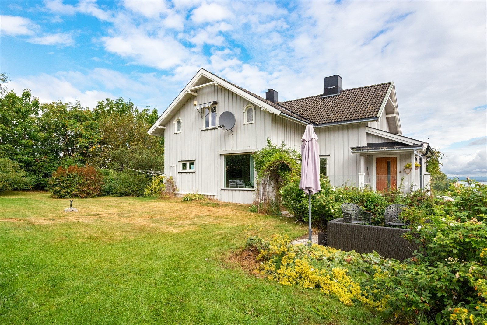 Koselig og romslig enebolig med hyggelig hage Galleribilde