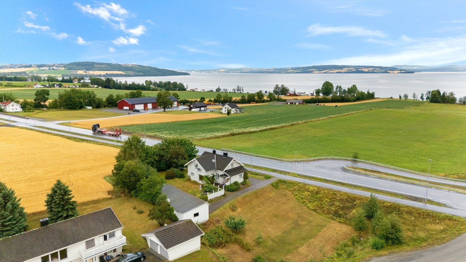 Fasade mot Mjøsa og Helgøya Galleribilde