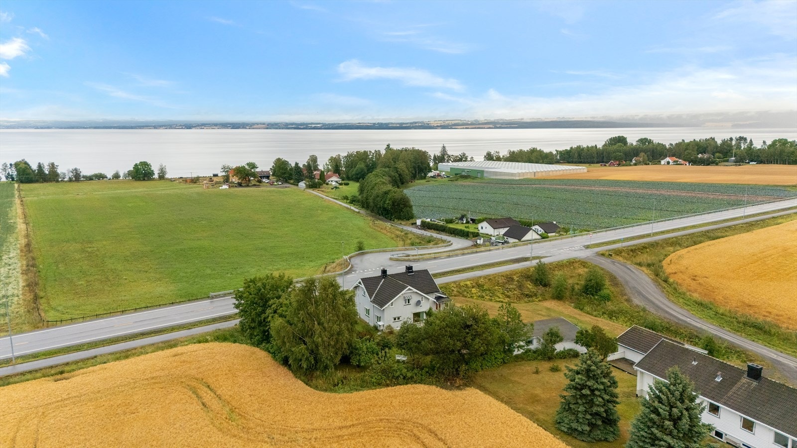 Landlig og koselig beliggenhet - Ca 10 mil til Oslo og ca 30 minutter til Gjøvik Galleribilde