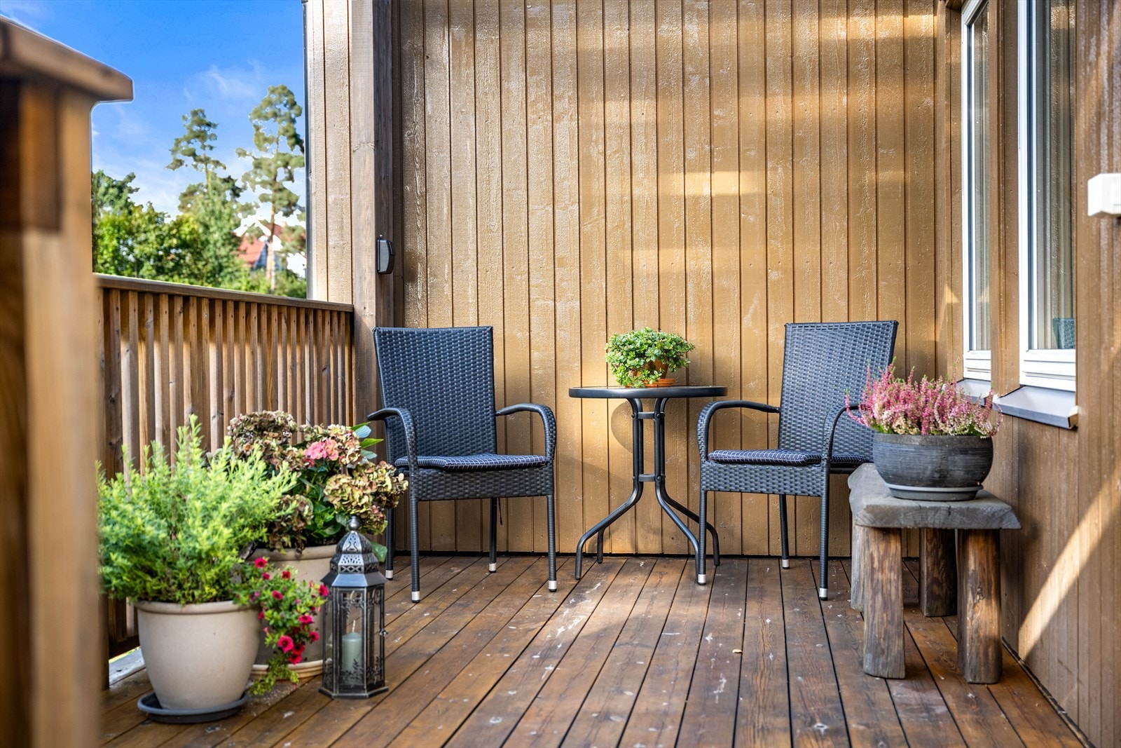 Herfra kan man nyte solrike dager, lune kvelder og en flott utsikt. Galleribilde