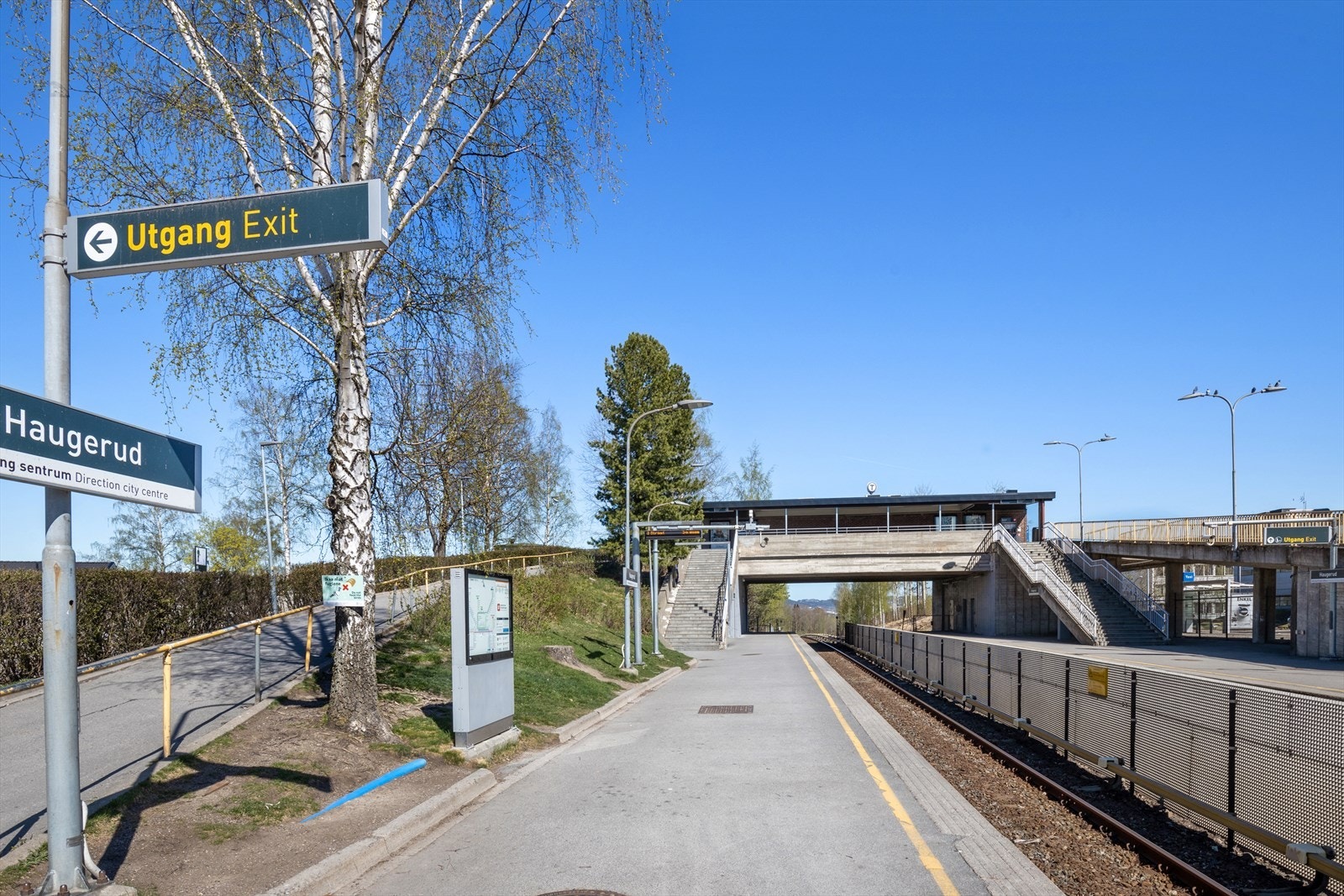 Haugerud t-banestasjon ligger en kort gåtur unna. Galleribilde
