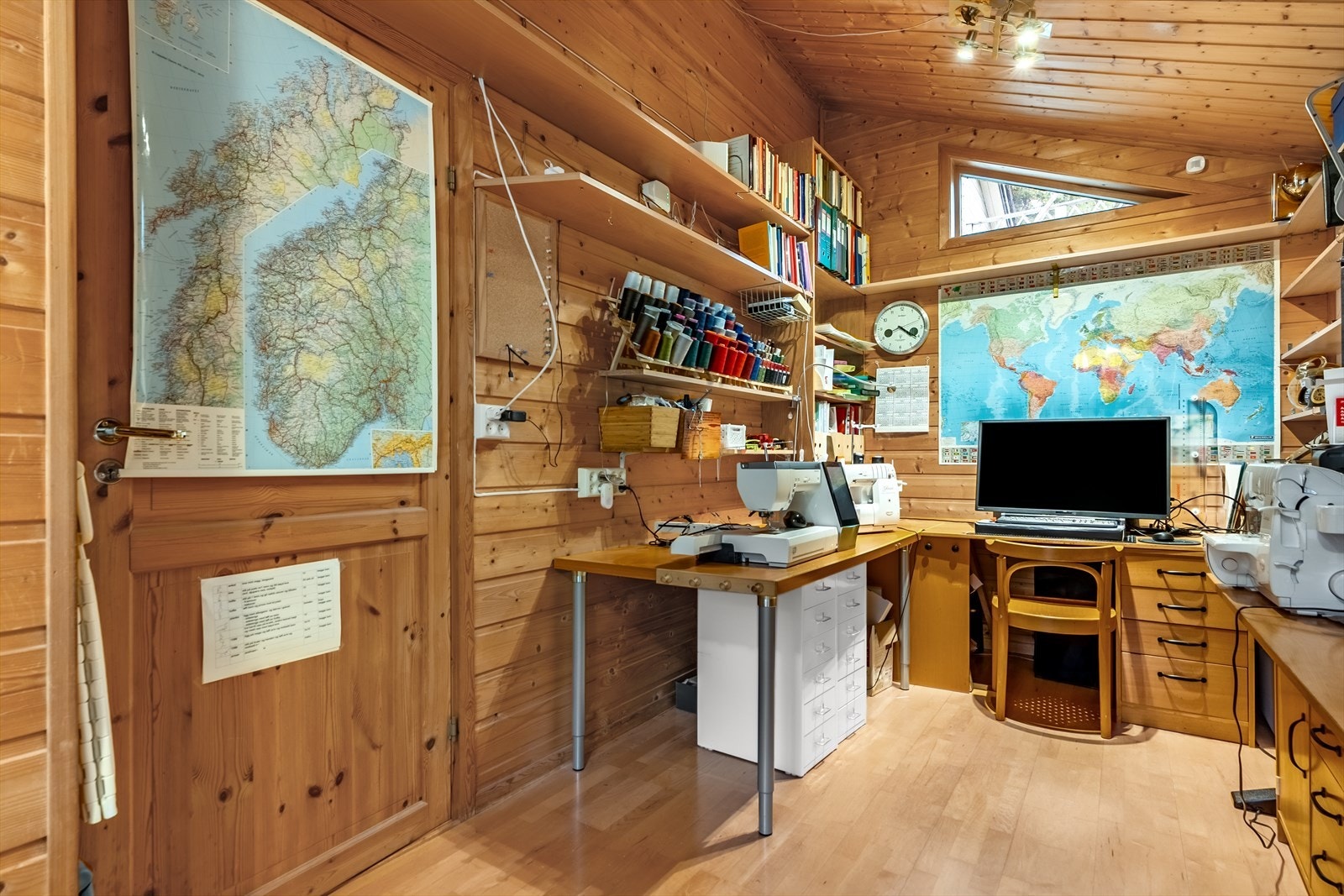 Tilbygg - perfekt som kontor eller gjeste rom. God takhøyde. Galleribilde