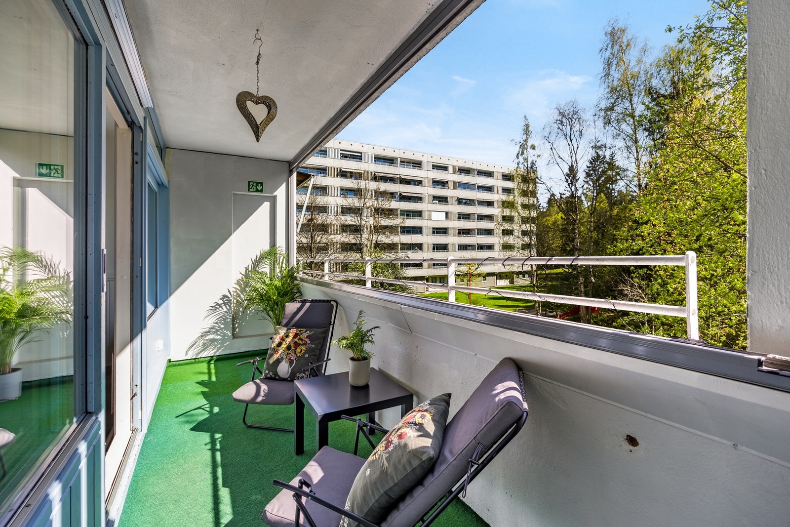 Flott innglasset balkong. Galleribilde