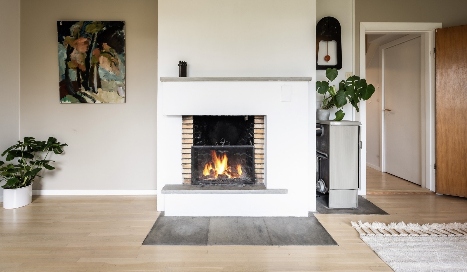 Stuen har åpen peis Galleribilde