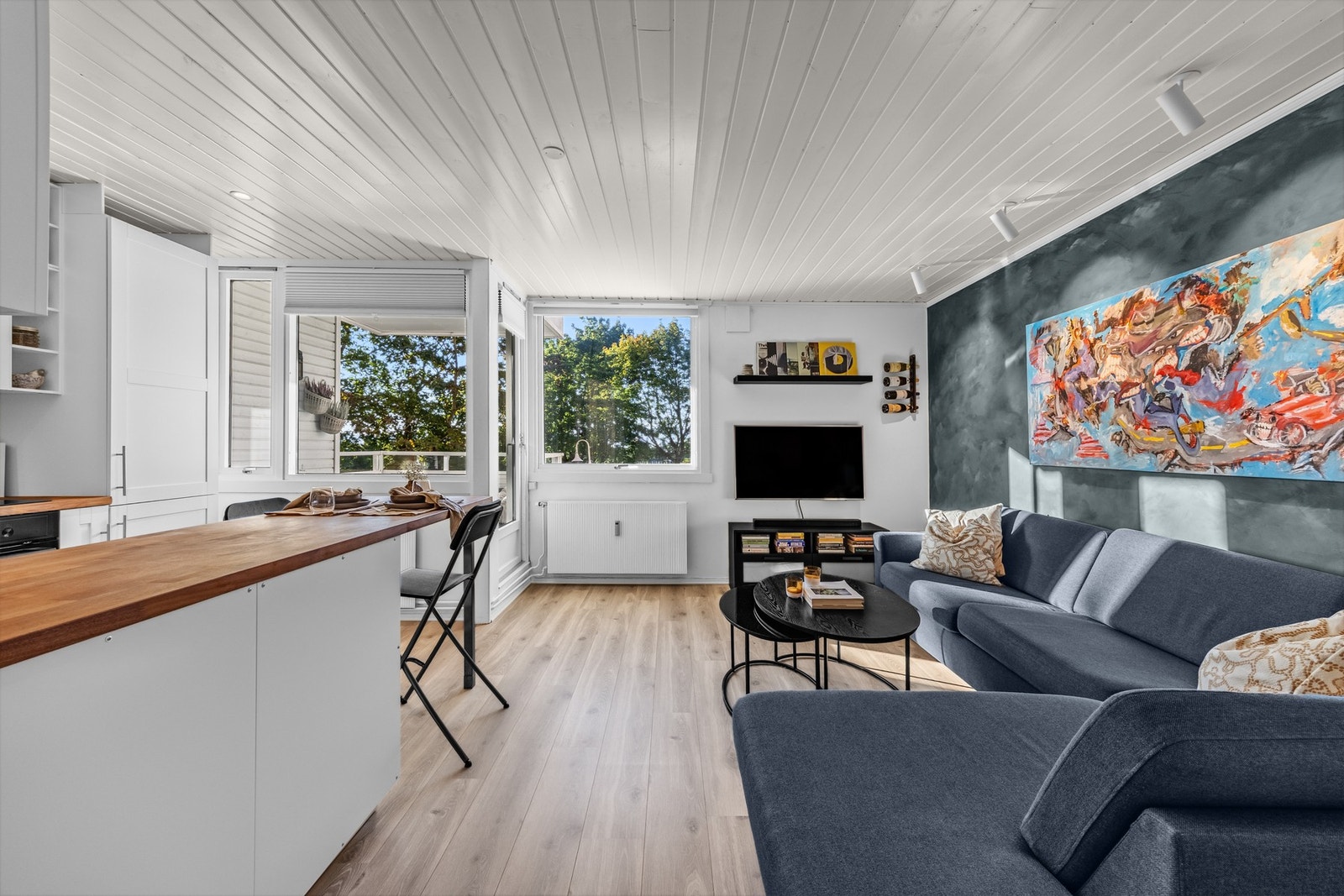 Leiligheten har gjennomtenkt planløsning og oppleves som innflytningsklar med gode oppgraderinger. Galleribilde