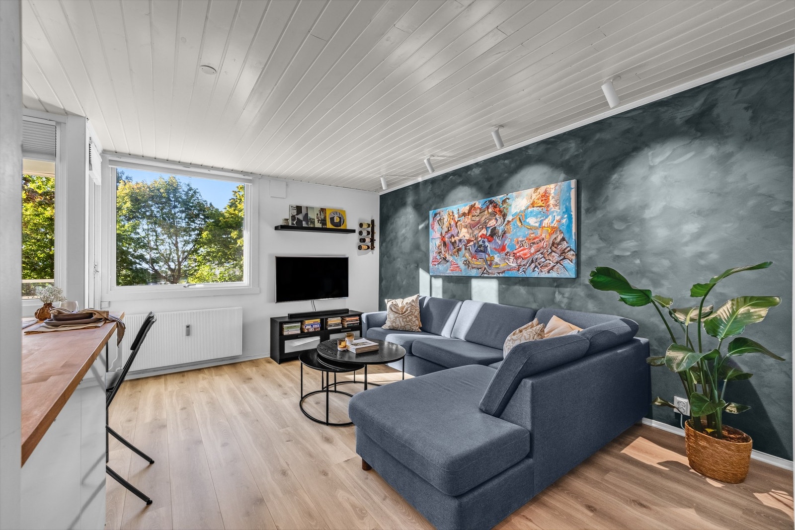 Dette er en lys og velholdt 1-roms beliggende i 2. etasje. Galleribilde