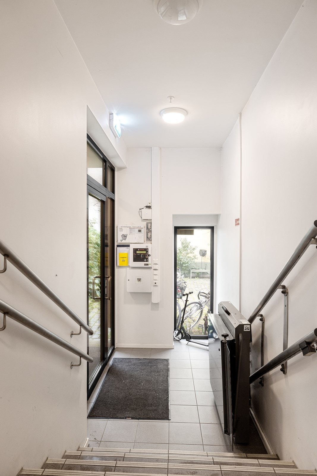 Boligen ligger i en renovert bygård fra 2018. Galleribilde