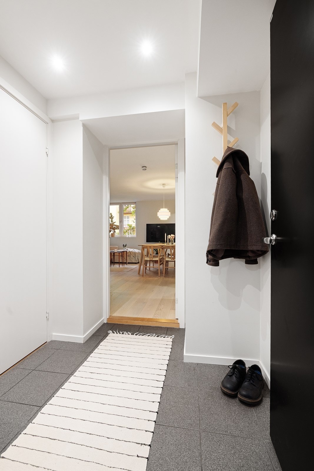 Når du entrer leiligheten får du umiddelbart et positivt inntrykk av denne fine leiligheten. Galleribilde