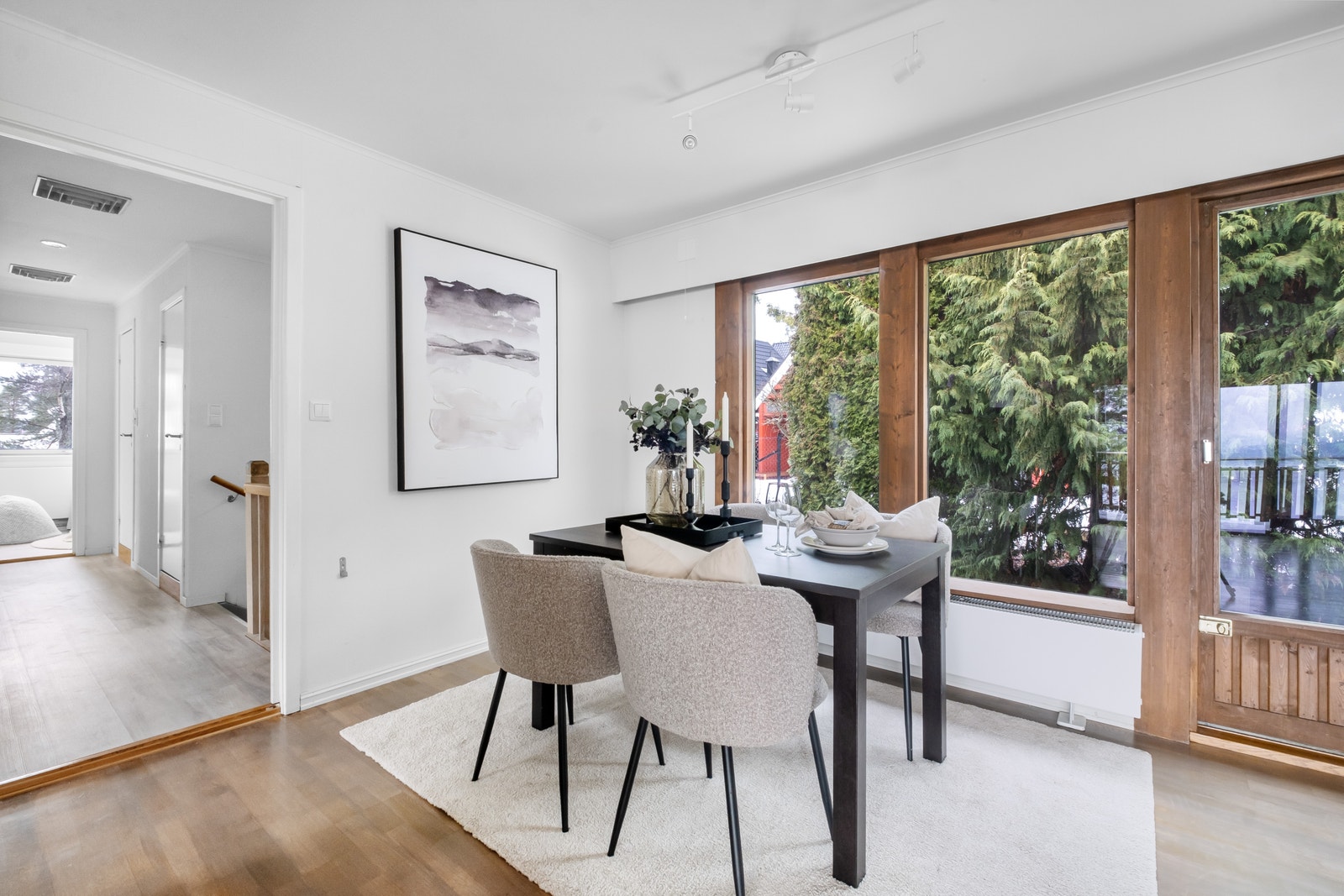 Spisestue med utgang hage Galleribilde