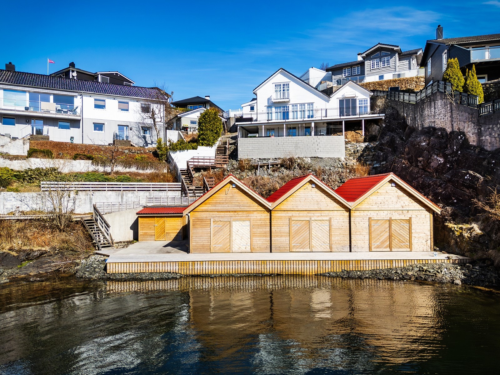 Naboene på innsiden. Galleribilde