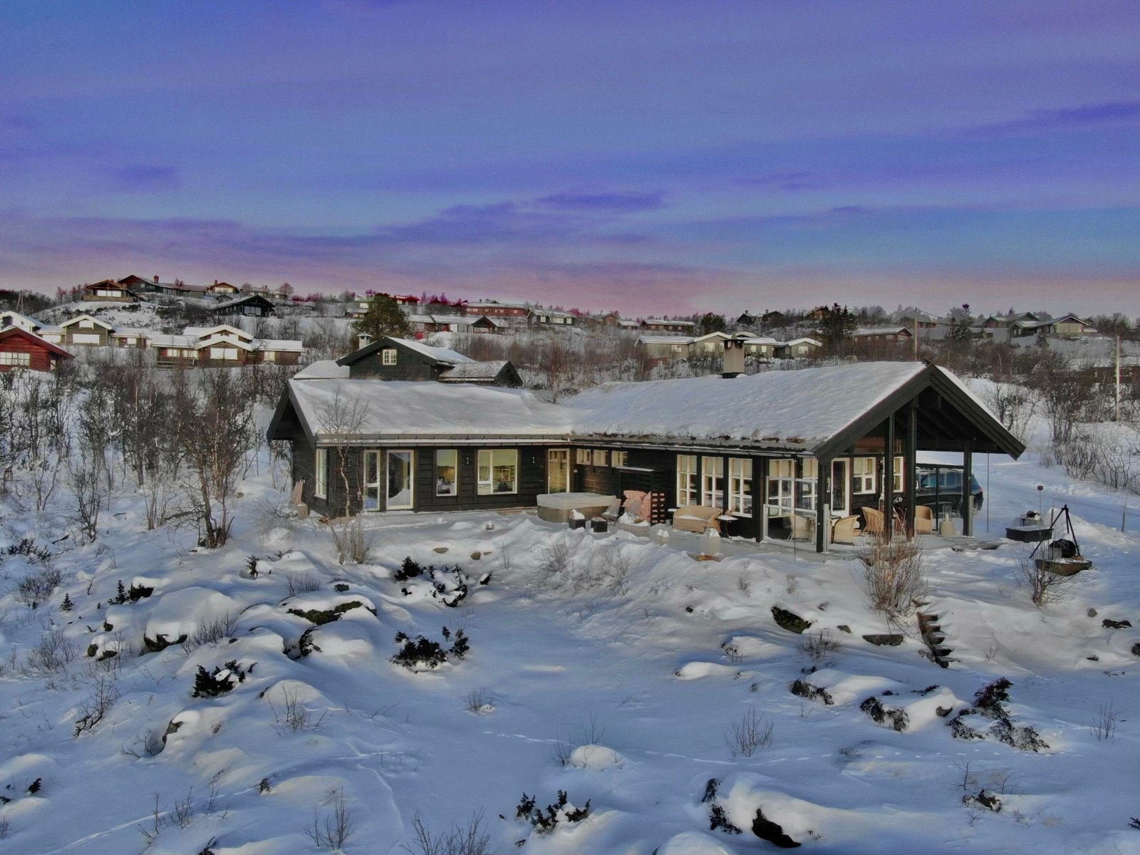 Lokal Eiendomsmegler MNEF/Økonom/Partner Ådne Holestøl Hognerud har gleden av å vise frem Flåtajuvhalle 74! Galleribilde