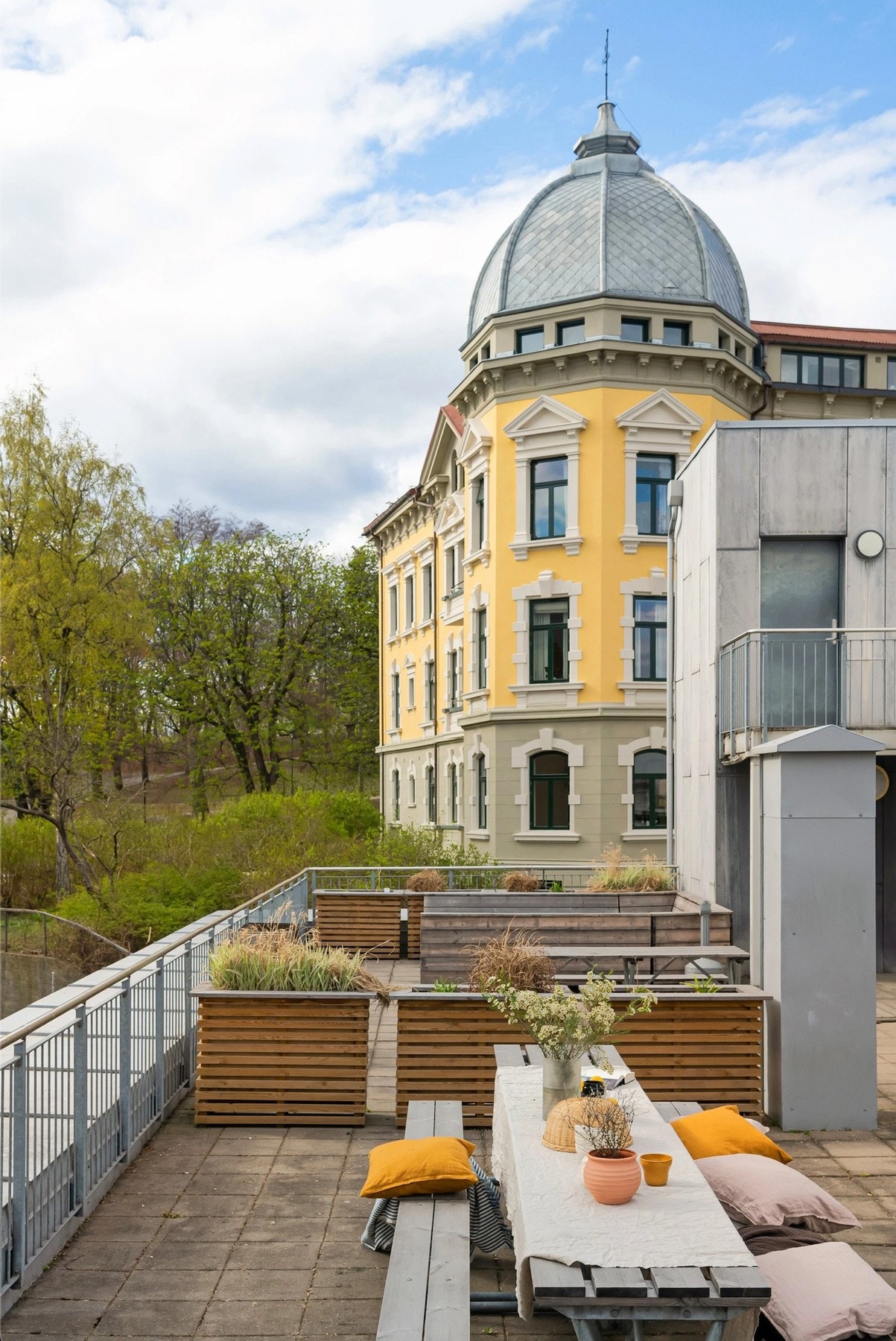 Veldrevet sameie med felles takterrasse vendt mot hyggelige St. Hanshaugen park. Galleribilde