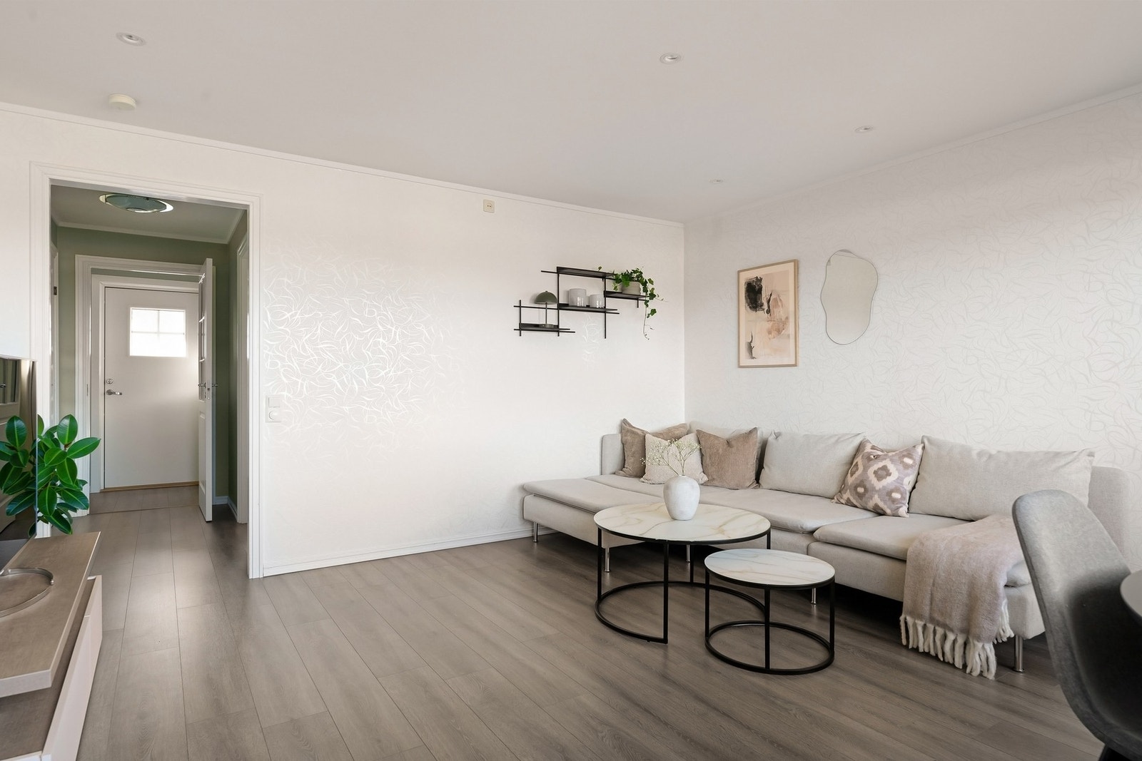 Lys og innbydende stue. Galleribilde