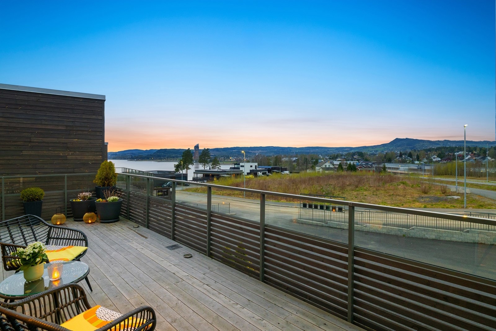 Fra balkongen har du fin oversikt over nærområdet. Galleribilde