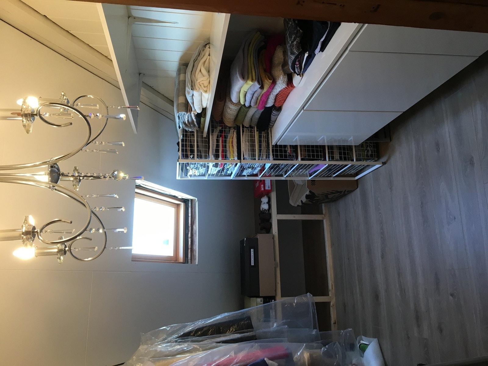 Selgers bilde av bod på loft. Galleribilde