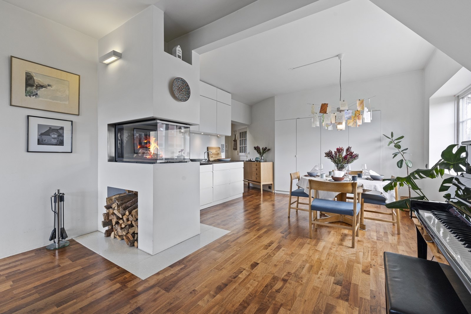 Kjøkken sett fra stuen. Galleribilde