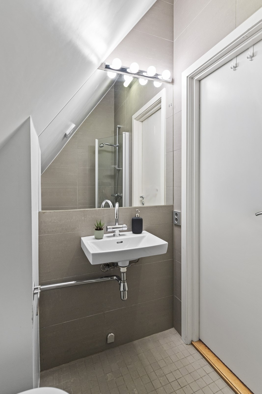 Bad loftsetasjen. Galleribilde