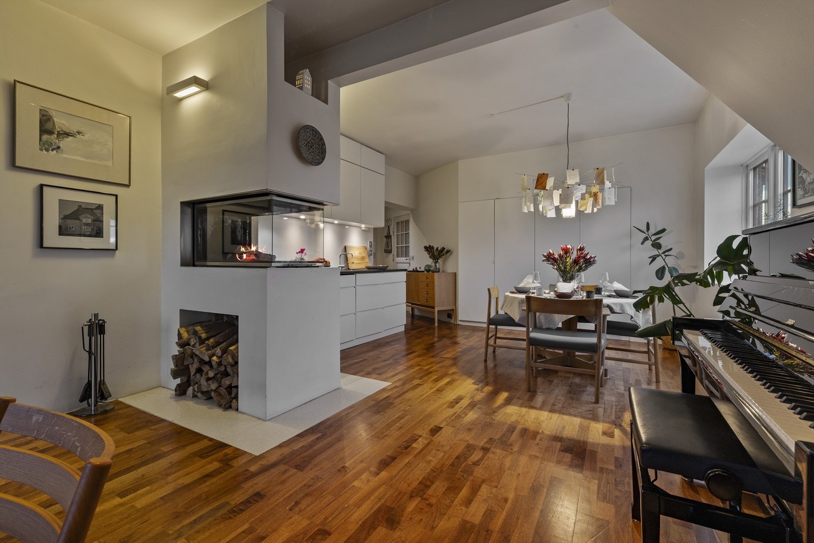 Kveldsstemning på kjøkkenet. Galleribilde