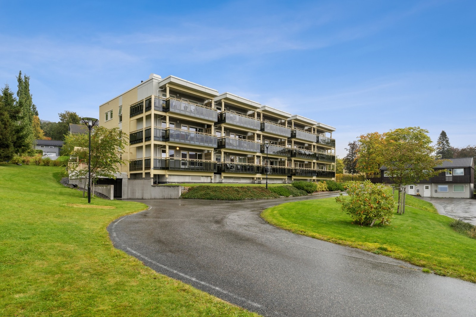 Borettslaget ble ferdigstilt i 2015, byr på flere gode kvaliteter og har en sentral beliggenhet med gangavstand til sentrum og stadion, samt godt med gjesteparkering. Galleribilde