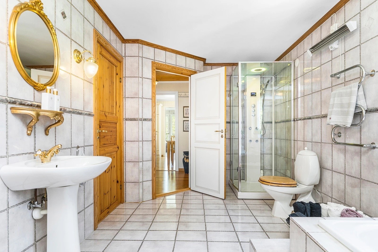 Bad hovedetasjen Galleribilde