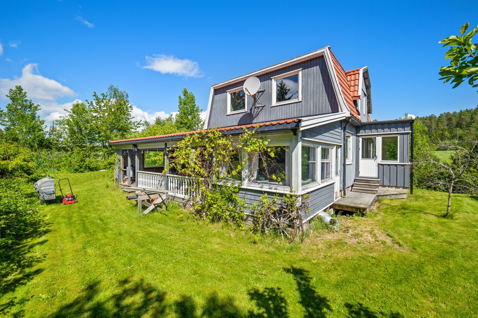 Boligen har en stor overbygd terrasse på 43 kvm Galleribilde