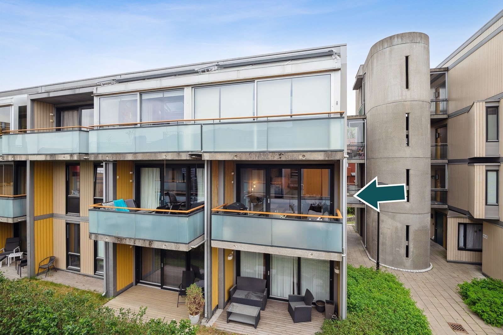 Leiligheten ligger i byggets 2. etasje. Galleribilde