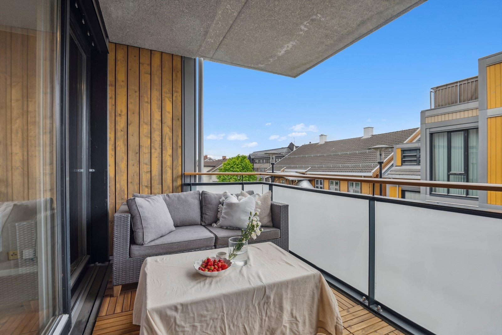 Du har solen her på sommerstid mellom 13.00 - 22.00. Galleribilde