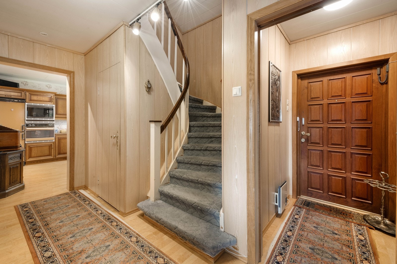 Entré og hall i 1. etasje Galleribilde