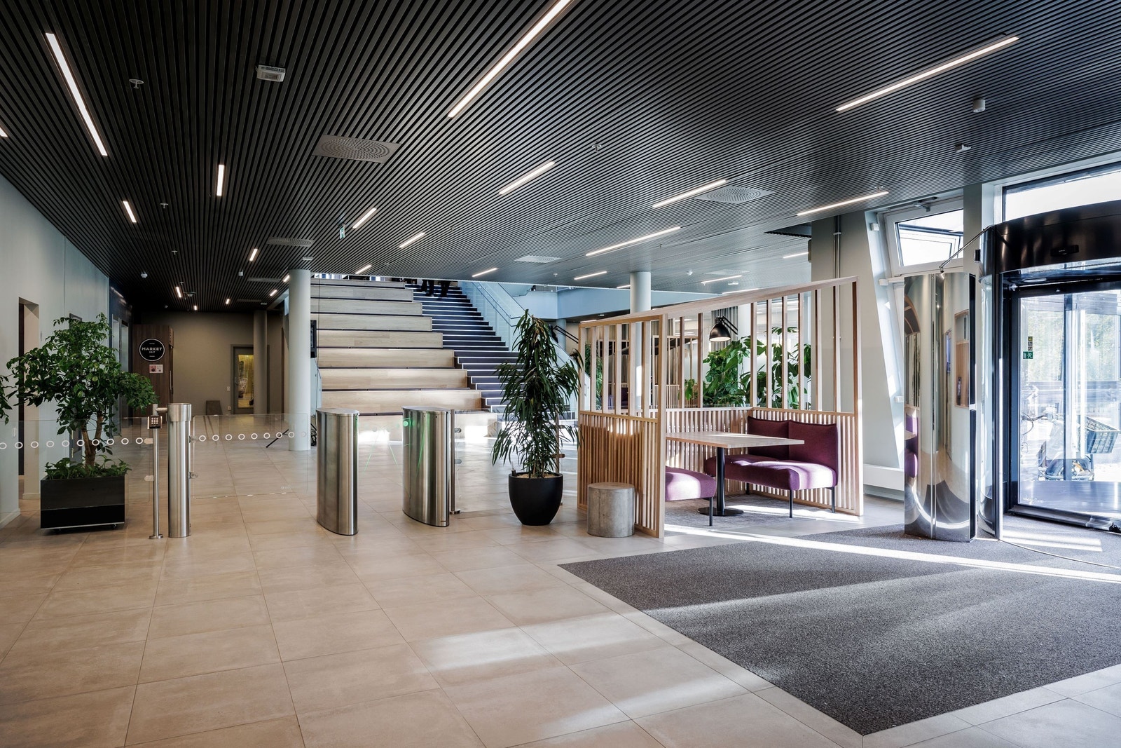 Felles inngangsparti med besøksregistrering Galleribilde