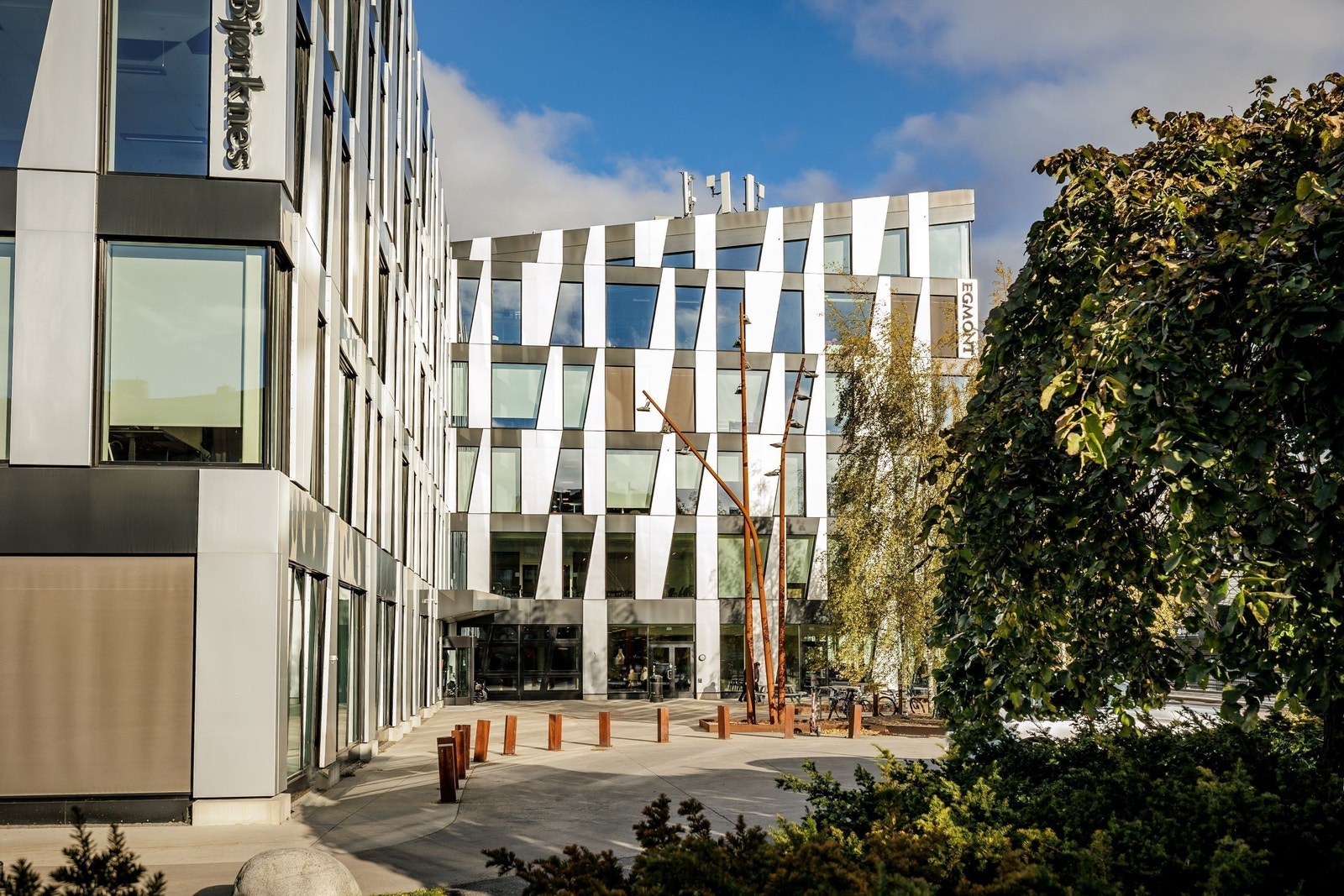 Hovedinngang til bygget. Galleribilde