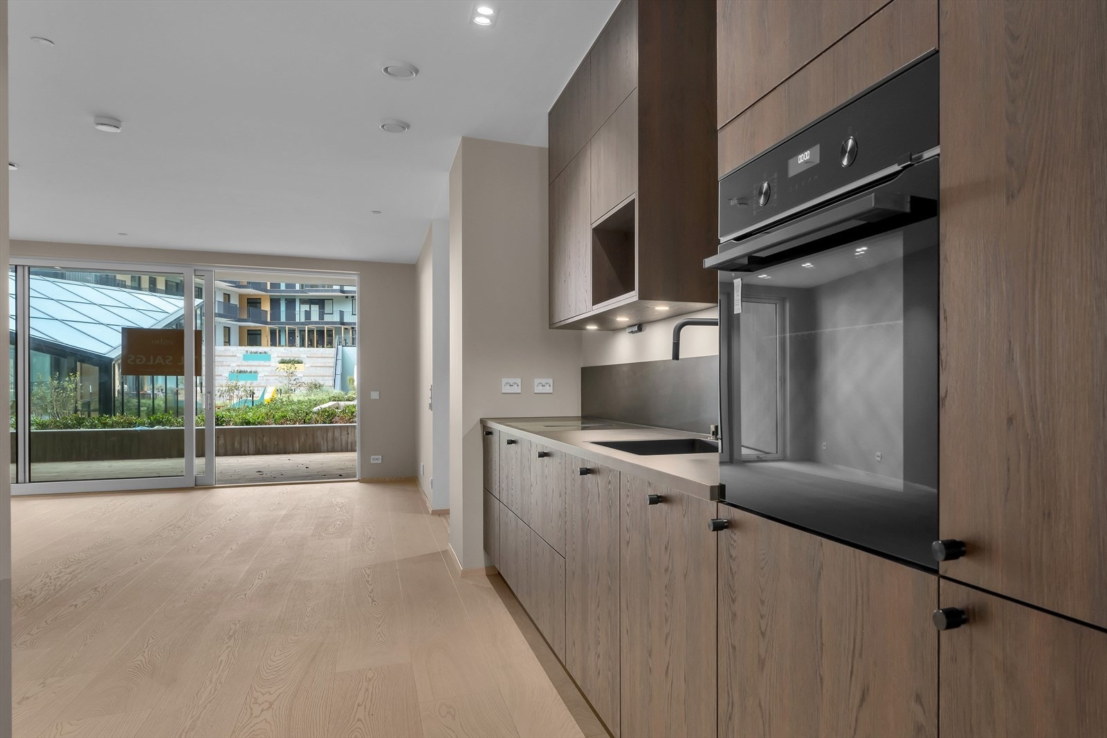 Direkte utegang til herlig uteområdet. Galleribilde