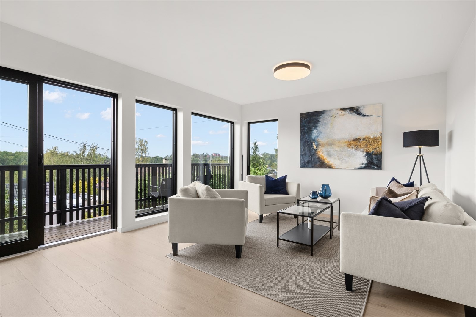 Velkommen inn i denne vakre boligen. Galleribilde