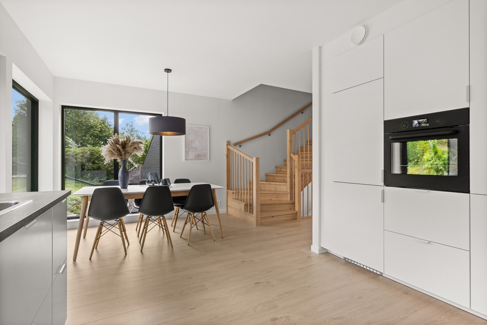 Her kan man kokkelere samtidig som man underholder gjestene! Galleribilde