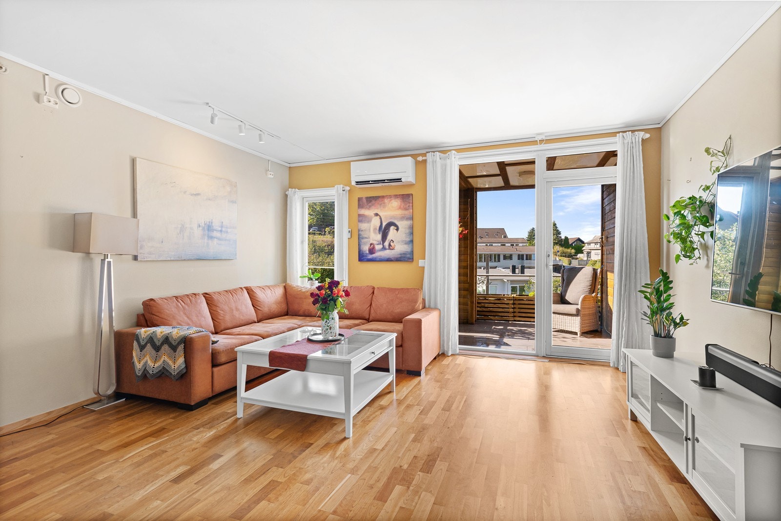 Lun og innbydende stue. Galleribilde