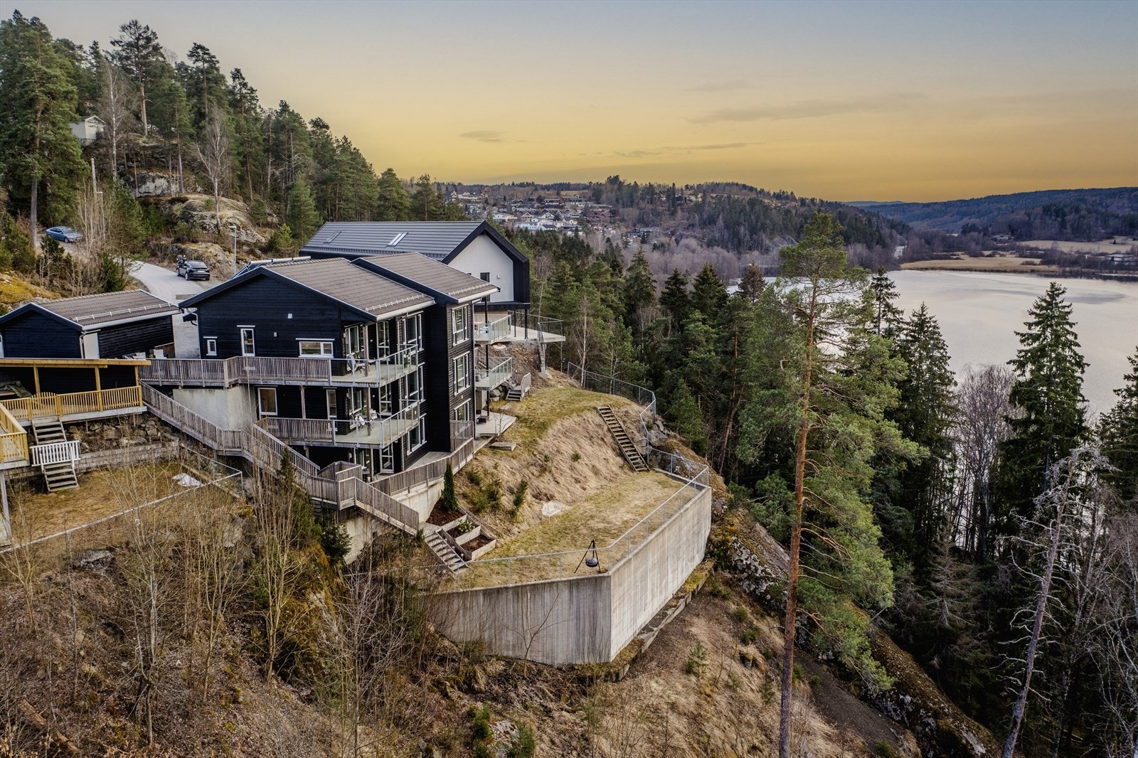 Her bor man med nærhet til kyststien og flere rekreasjonsområder. Galleribilde